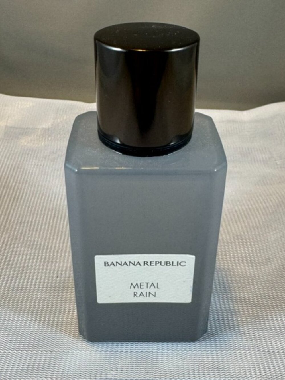 Banana Republic Metal Rain Eau de Parfum Spray for Unisex 75ml New No Box $90